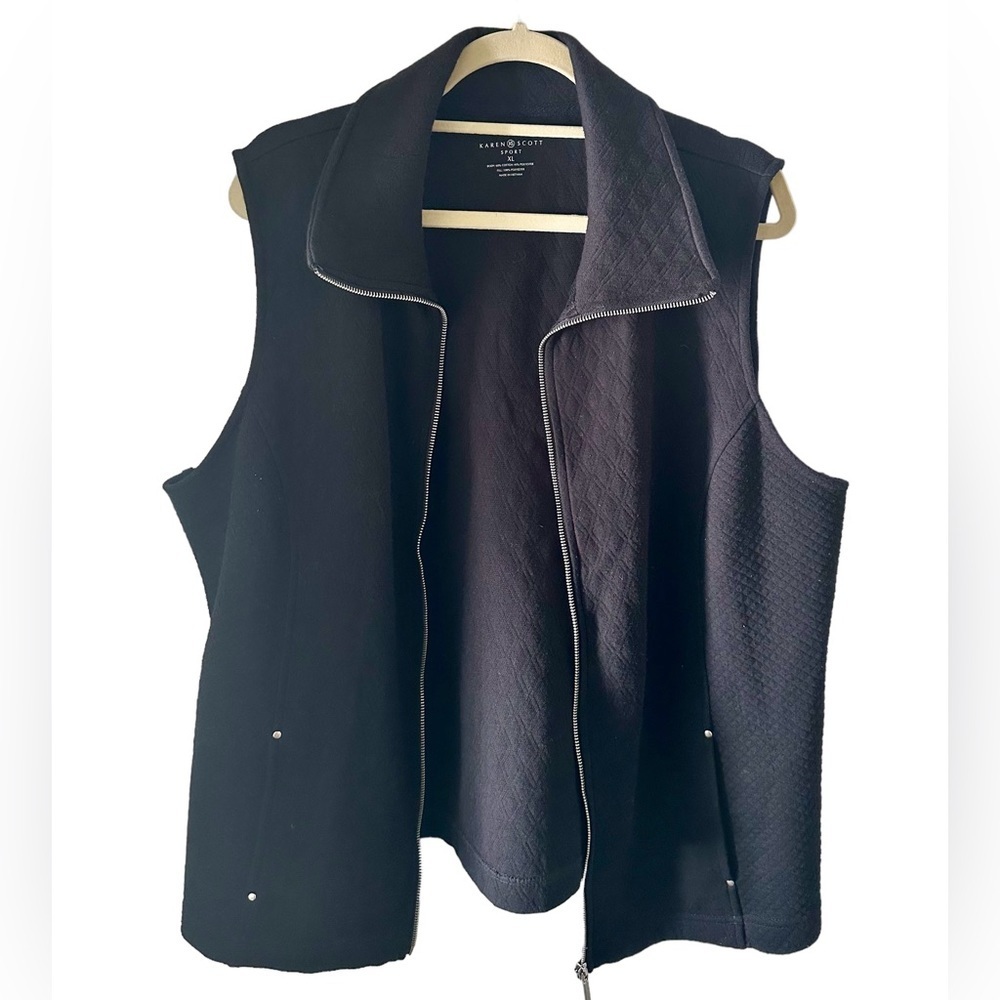 Karen Scott Sport Women’s Vest Black Quilted 
Size XL